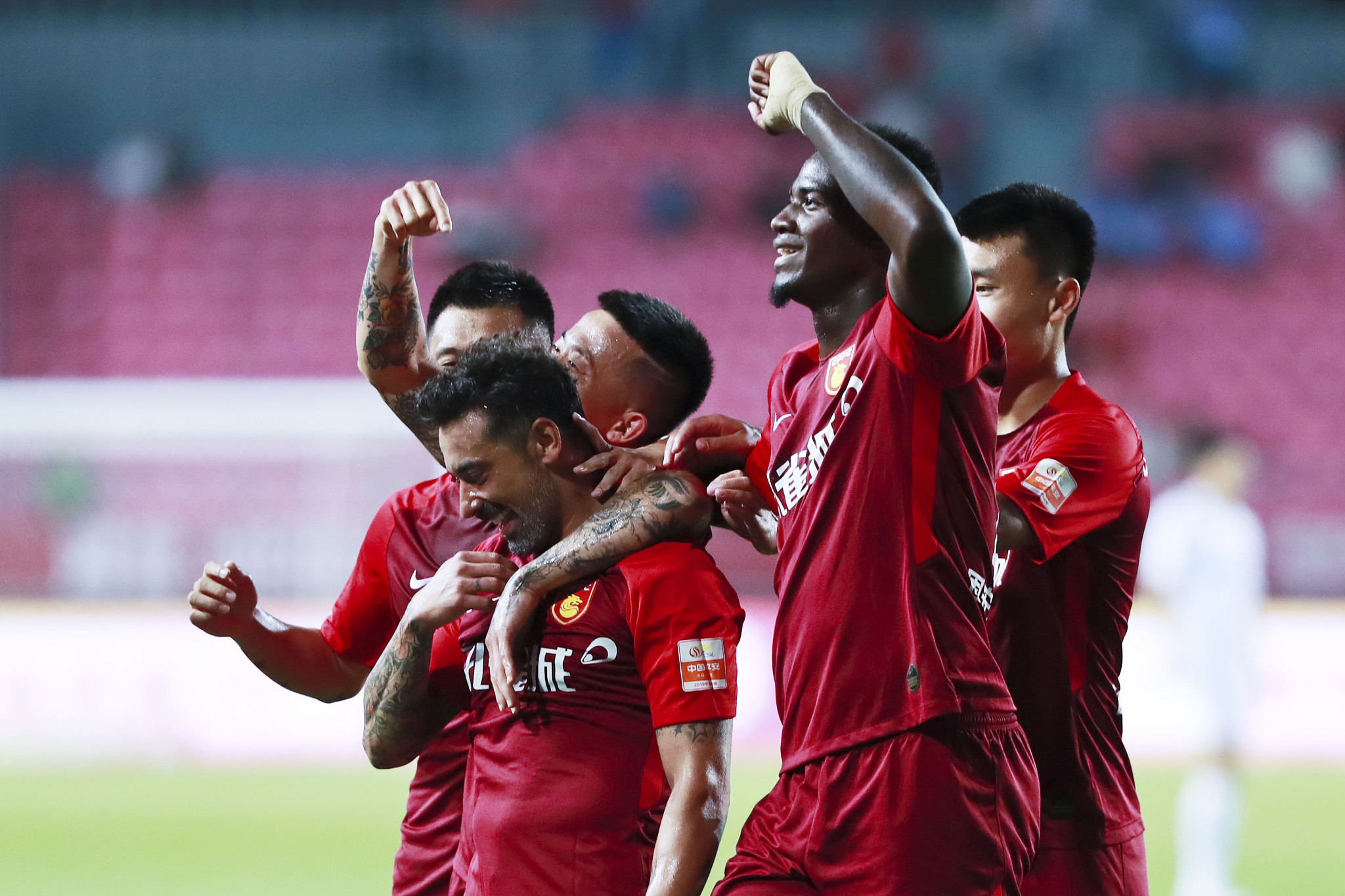 赛季首胜 赛季首胜